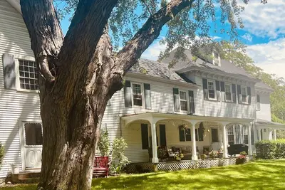 Image de Pet friendly, Family Homestead 1 hr from the coast!