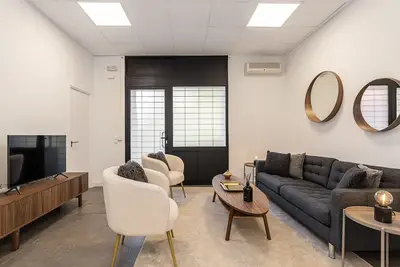 Image de Waou Essence I Los Austrias - Corta Duración