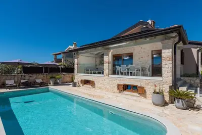 Image de Charming Villa Hardy with pool and infrared cabin