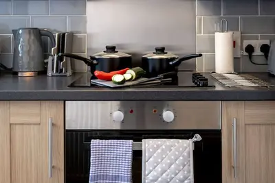 Image de Contractors | Family home 𝙁𝙍𝙀𝙀 Netflix, 𝙁𝙖𝙨𝙩 WiFi, near Dudley/Birmingham