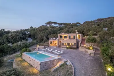 Image de Villa 'Coral Bay' avec vue sur la mer, Wi-Fi et climatisation
