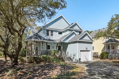 Image de Dream Inn: Shared Pool | Fitness Center Access