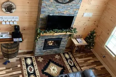 Image de You & Me, Deer! Anniversary - Honeymoon Cabin