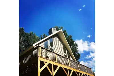 Image de Beautiful Riverfront Home is just waiting for you!