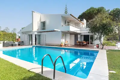 Image de Villa Yara - Superb villa with pool at walking distance of the beach