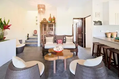 Image de Exclusive two-level beachfront Villa with a huge pool