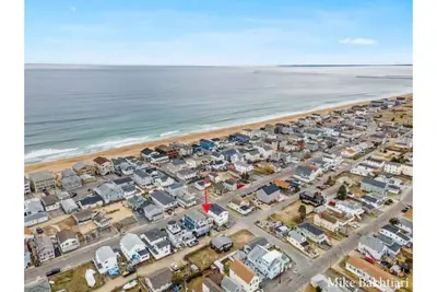 Image de Duplex for Multi-Family Groups -Pet Friendly-Steps to Beach-45 Min to Salem, Ma