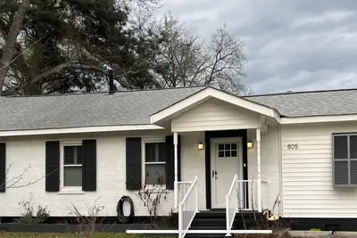 Image de Cheerful Four Bedroom home conveniently located