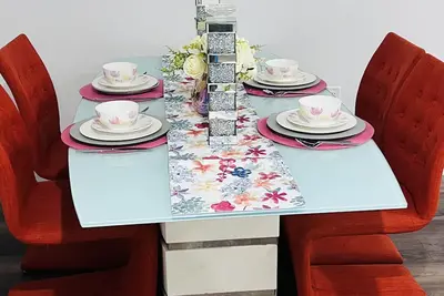 Image de Luxurious⭐️Two Bedroom ⭐️Two Bathrooms. ⭐️Ensuite Master⭐️Spacious⭐️Free Parking