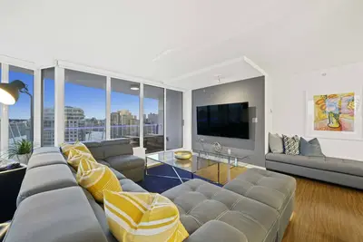 Image de Stunning SubPenthouse - 3Bed/2Ba Dt w/Parking