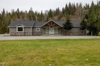 Image de It Feels Like Paradise close to Angel Of The Winds Casino Resort