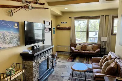 Image de Kirkwood Mountainside Cottage with Deck, Walk to Lifts!