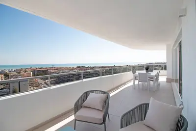 Image de Global Properties: Modern apartment with views of the Mediterranean coast in Gran Canet