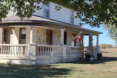 Image de 5 Star Style and Review, Historical Sears Catalog home with Lots of room