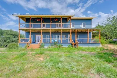 Image de 5 kings, 3 acres, lake view, cabana, firepit/stars