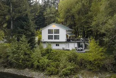 Image de Riverside Retreat - Skagit River with hot tub+fire pit+views