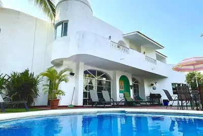 Image de Pool house Near the beach