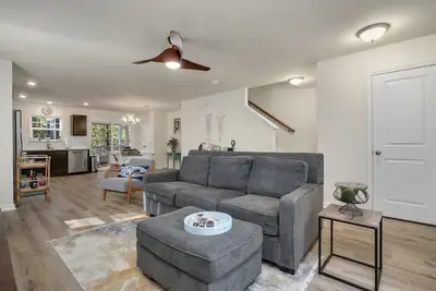 Image de Sea Glass Retreat - Pet friendly, Shared pools!