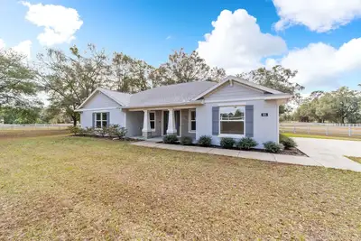 Image de 4 Bedroom w/ 8-stall barn & 4 paddocks - Adjacent to Wec! - Sherman Oaks 625