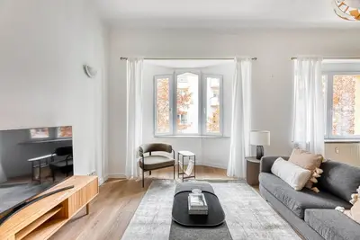 Image de Renovated Gare 2br nr bus station, by Blueground