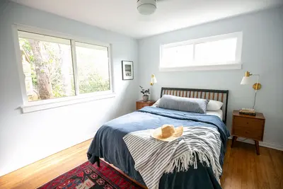 Image de Bright and Airy Beach Bungalow