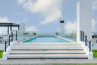 Image de Modern 1 Brm Condo w/ King Bed & Rooftop Pool