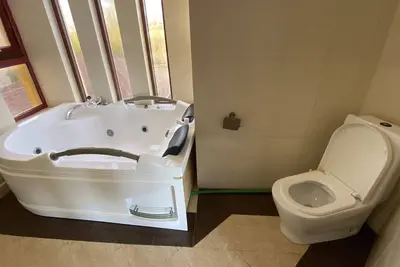 Image de Lux. Suites Eden Beachfront Apartments Shanzu-301