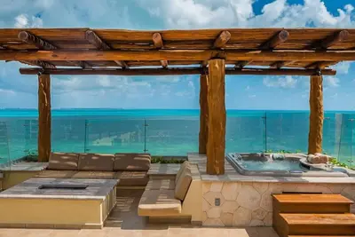 Image de Cancun 3 Bedroom, 3 Bath Hotel Penthouse Suite w/ Jacuzzi & Oceanview, sleep 6-8