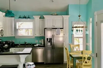 Image de Tis the Sea-Sun Beach House