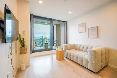 Image de Modern 2-Bedroom in the City Centre with Pool