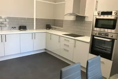 Image de Large house with parking located near city centre