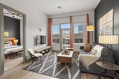 Image de CozySuites Modern Town Lake