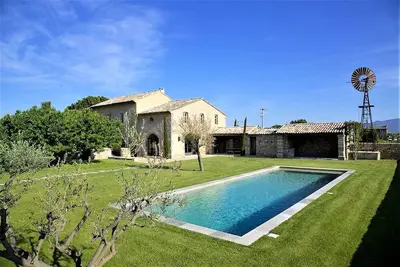 Image de Mas aux Gourmandises - Facing the Luberon Massif