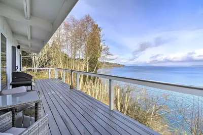 Image de Waterfront Kingston Getaway on Puget Sound!