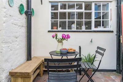 Image de Secluded gem in Deal, just seconds from the sea