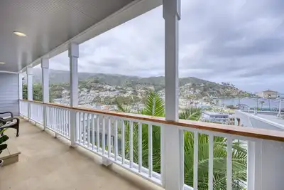 Image de 108mt #3: Stunning 1bdr + Views, Bbq + Harbor Views + Golf Cart