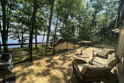 Image de Luxury Lakefront Escape The Rock Cottage