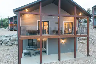 Image de 4br Poolside Retreat w/ Hot Tub + Boat Slip