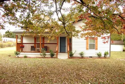 Image de Maple Tree Cottage - Close to boat docks and Wedding venues
