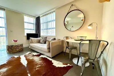 Beautiful Couples Retreat - Free Parking & WiFi