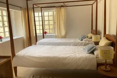 Image de Romantic eco cottage within the Arusha Giraffe Centre re-wilded farm.