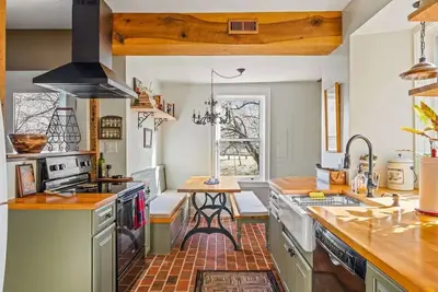 Image de Minutes to Downtown Harpers Ferry, Hot Tub