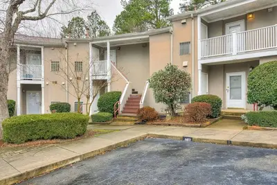 Image de Cute & Cozy Condo! !