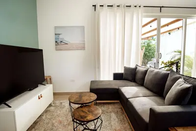 2bed, 2bath - 3 mins drive to Pickleball & Beach