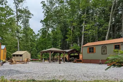 Image de Brand New Chef operated cabin/campground complex- Close to Dillsboro & Sylva Nc