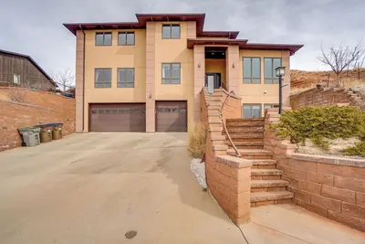 Image de Upscale Laramie Home w/ Hot Tub & Patio!
