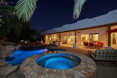 Image de Custom home with heated spa and pool, 1 acre, No Hoa, bring Rvs