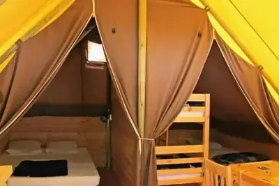 Image de Bungalow Toile Amazone 3 Pièces 5 Personnes Sans Sanitaire