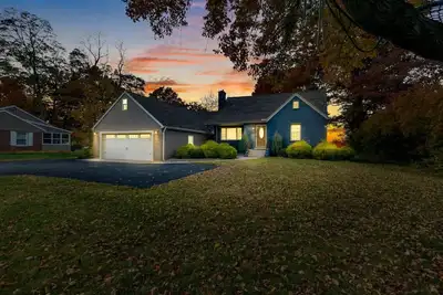 Image de Waterfront Oasis \"Waters Edge Retreat\" Lake Erie Internal name: Shallow Waters Retreat