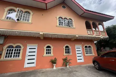 Image de Lallo’s cozy little home …grocery one min away 15 mins from Port of Spain